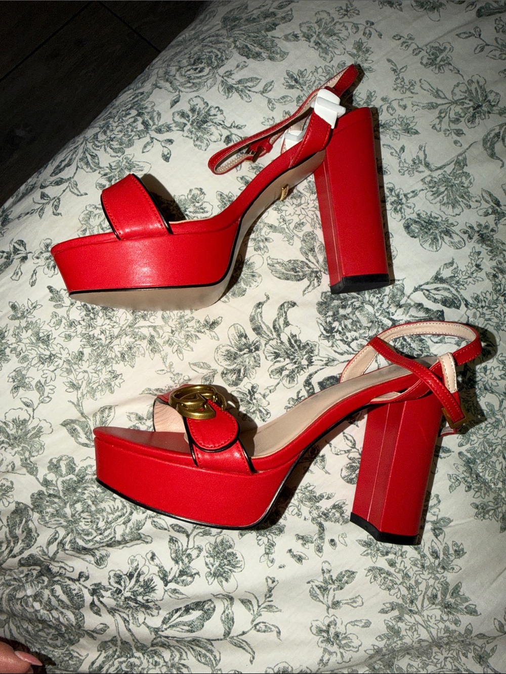 Gucci Red Leather Block-Heel Sandals with Gold Double G - Picture 3 of 4